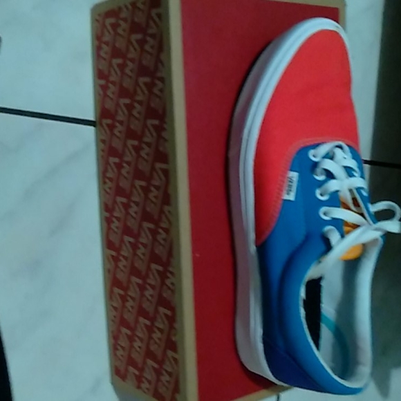 Shoes - Picture 1 of 4